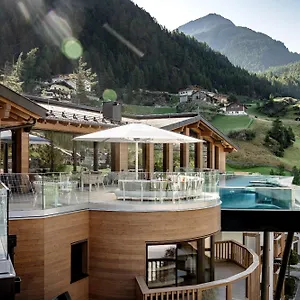 ***** Hotel Das Central - Alpine . Luxury . Life Austria